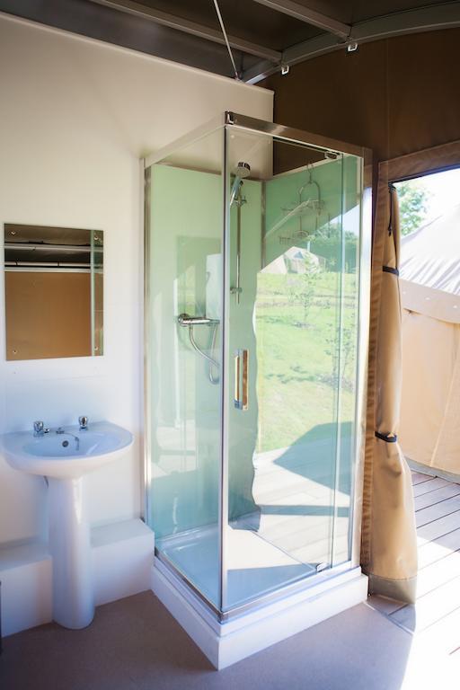 Durrell Wildlife Camp Hotel Trinity Bilik gambar